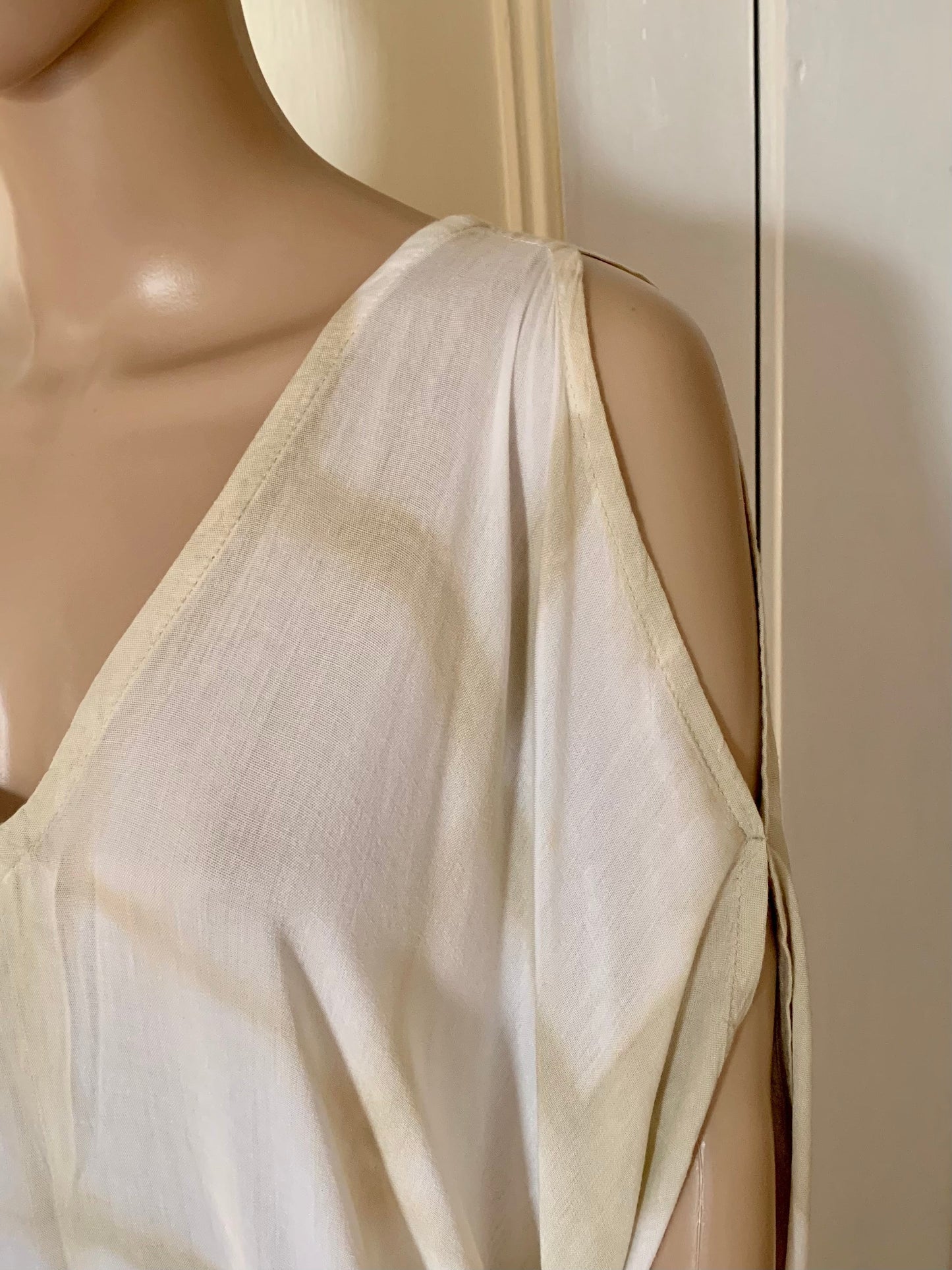 cold-shoulder kaftan