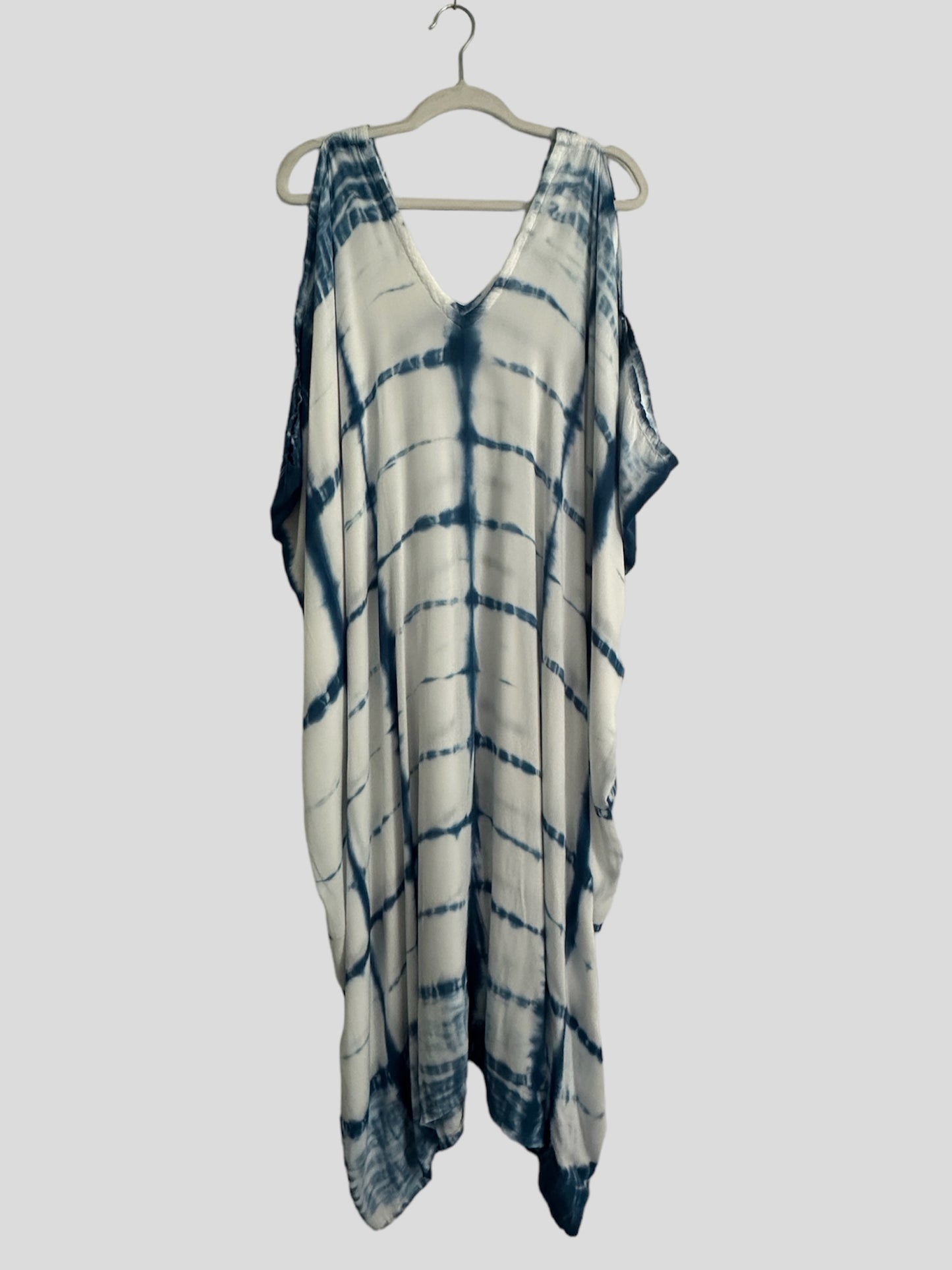 cold-shoulder kaftan
