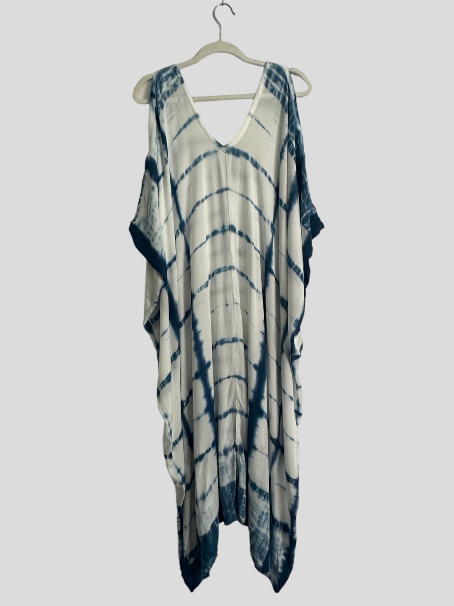 cold-shoulder kaftan